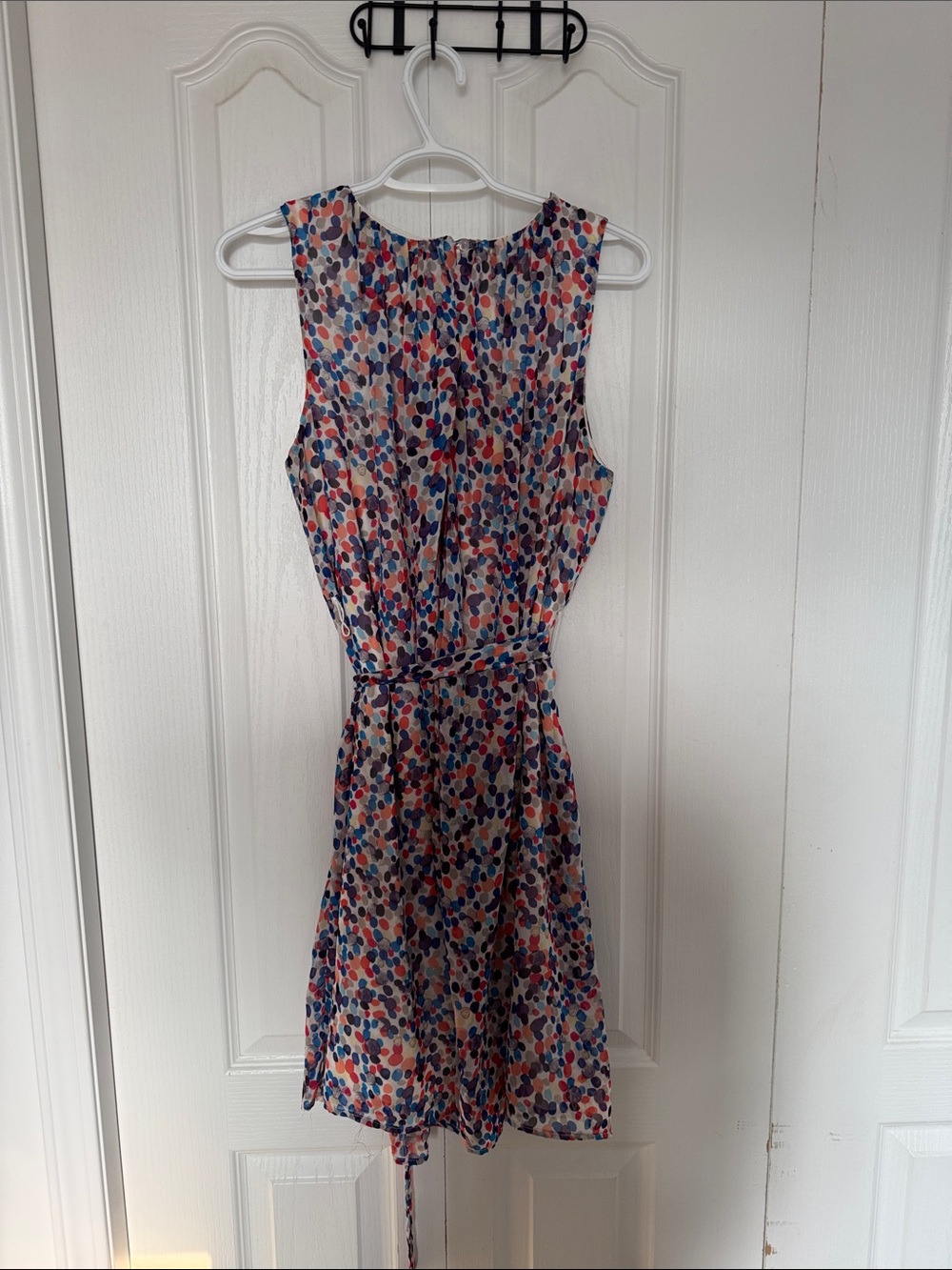 Shelby & Palmer Multicolor Floral Tie-Waist Sleeveless Dress - Picture 7 of 7
